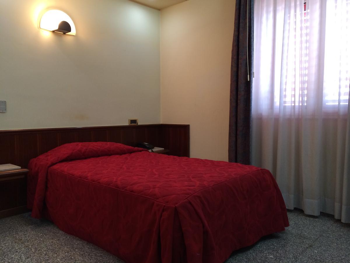Hotel Re Di Cuori Caianello Zimmer foto