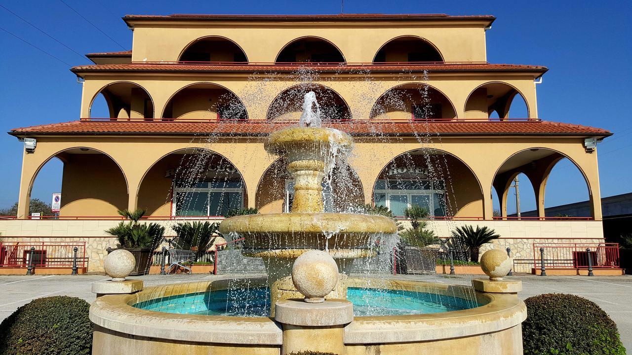 Hotel Re Di Cuori Caianello Exterior foto